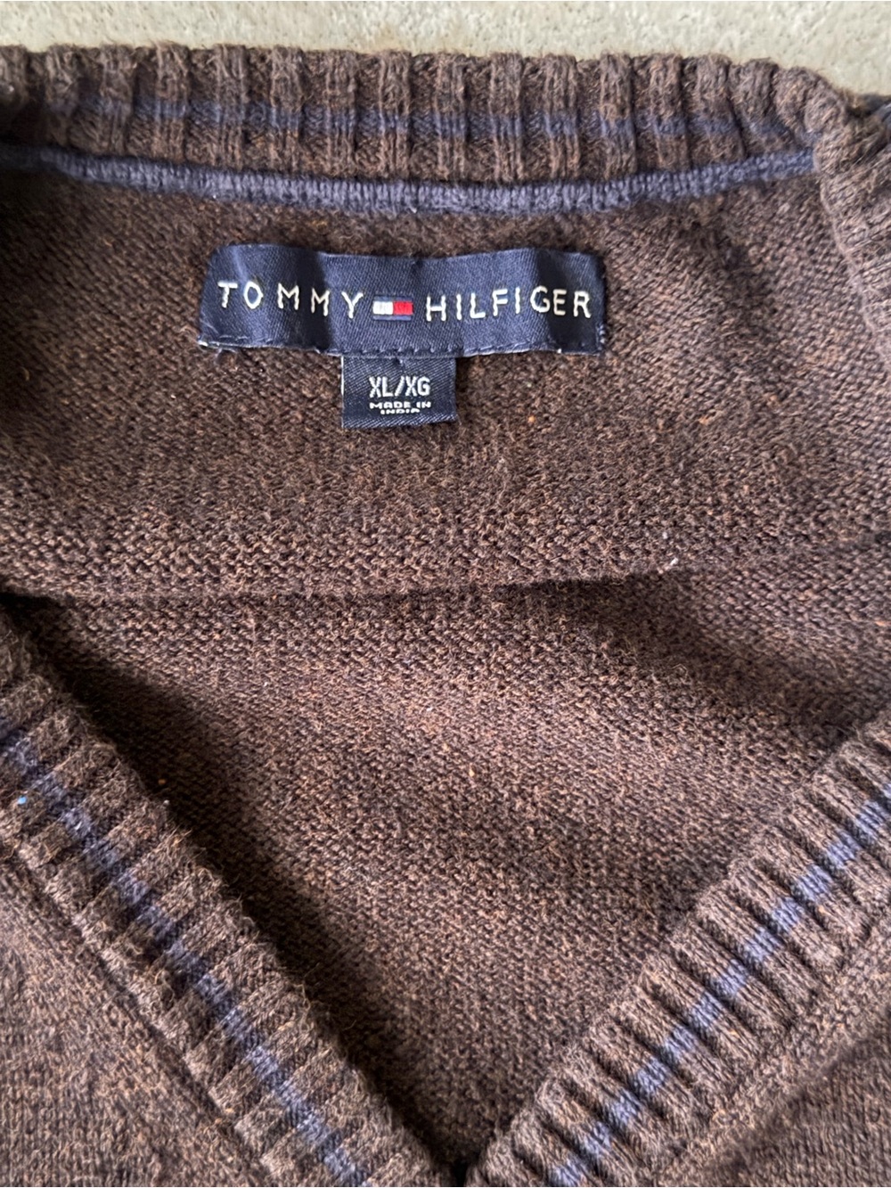 Tommy Hilfiger Vintage Brown Knit Sweater Vest - Size XL - Picture 4 of 6